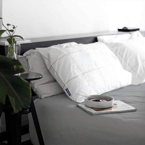 White / Grey Square